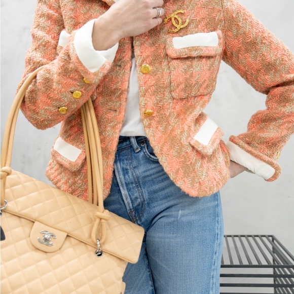 SOLD Chanel Vintage Peach Tweed Jacket - Picture 2 of 13
